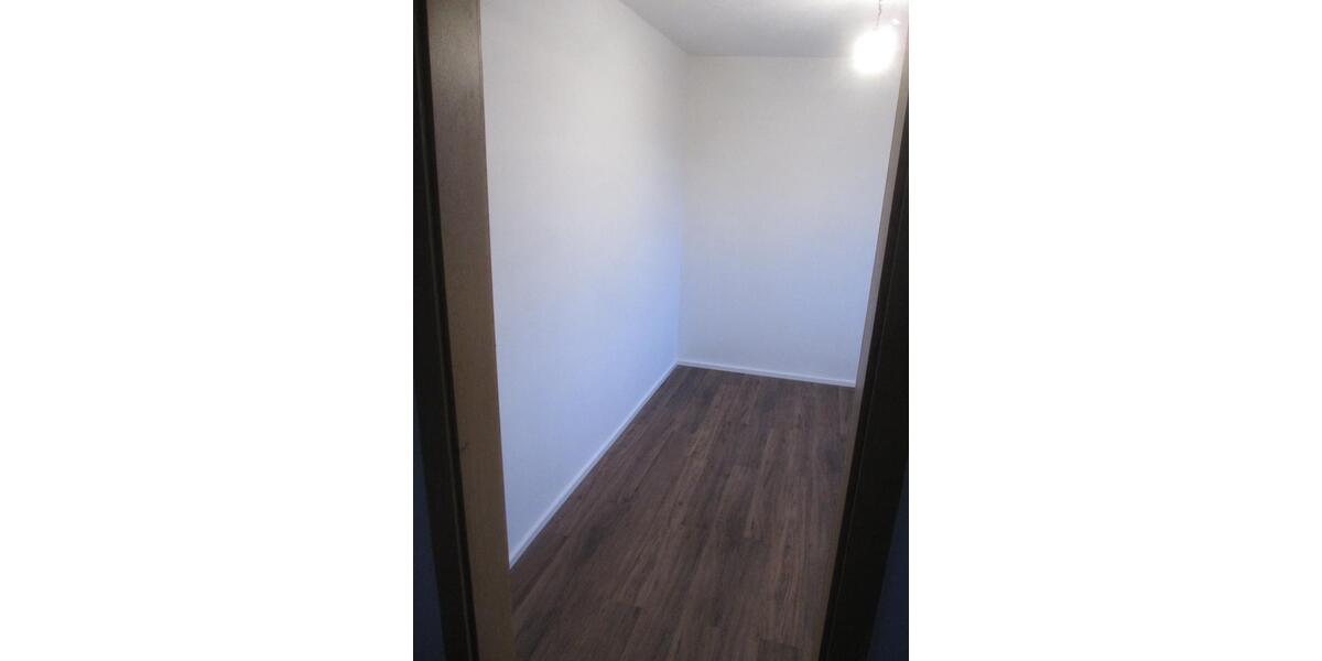 Dachgeschoßwohnung Aschersleben - 3 Zimmer, 70 m&sup2;, 40.000&euro; | Angebot:22415258