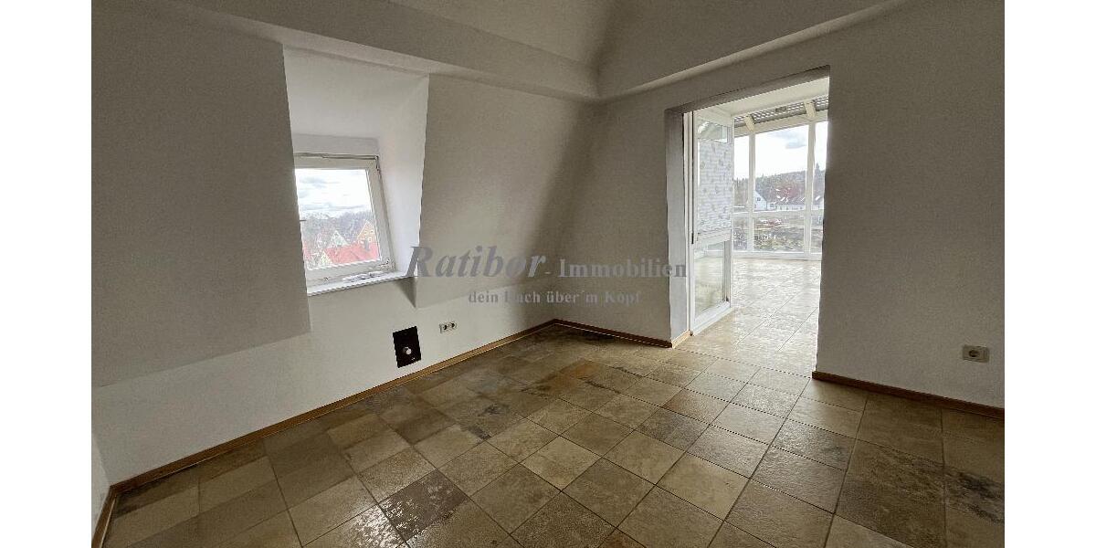Außergewöhnliche und sehr großzügige 5 Zimmer Mansardenwohnung mit Dachterrasse und Wintergarten - Terrassenwohnung Roth Eckersmühlen | Angebot:26737654