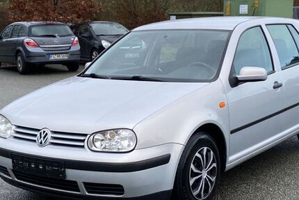 VW Golf 184.000 km 2.390 &euro; Bilschau 24988