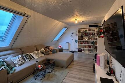 Gemütliche, renovierte Dachgeschosswohnung 3 zimmer