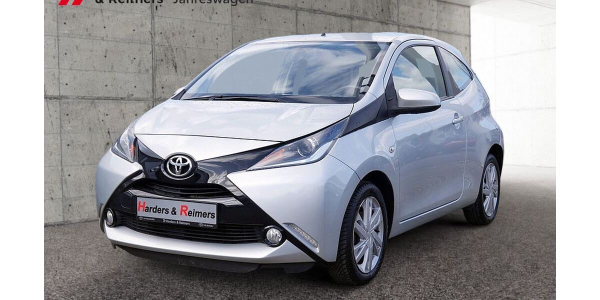 Toyota Aygo (X) 127.172 km 7.880 &euro; Itzehoe 25524