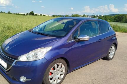 Peugeot 208 180.000 km 3.900 &euro; Böblingen 71034