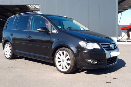 VW Touran 182.000 km 8.000 &euro; Neu Anspach 61267