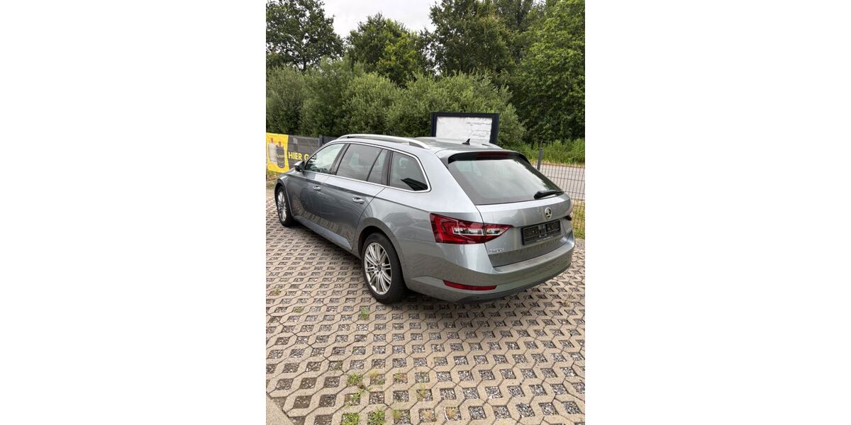 Skoda Superb 210.000 km 11.900 &euro; Visbek 49429