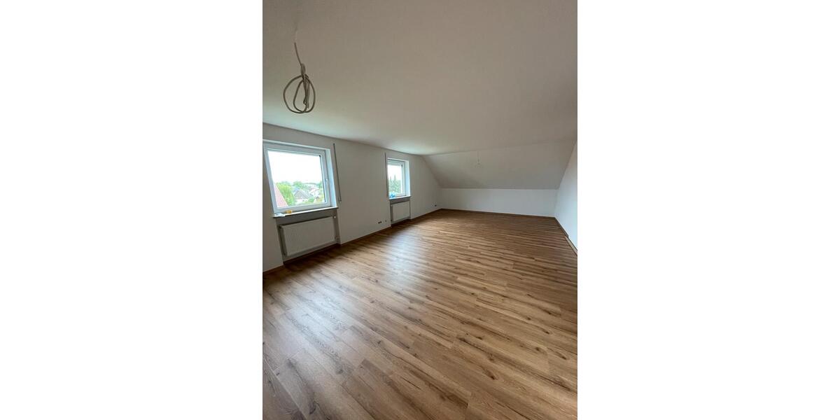 Dachgeschoßwohnung Wemding - 4 Zimmer, 107 m&sup2;, 950&euro; | Angebot:26445807