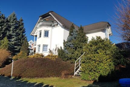 3 R-Wohnung im DG mit Weitsicht ins Erzgebirge, Garten und Garage