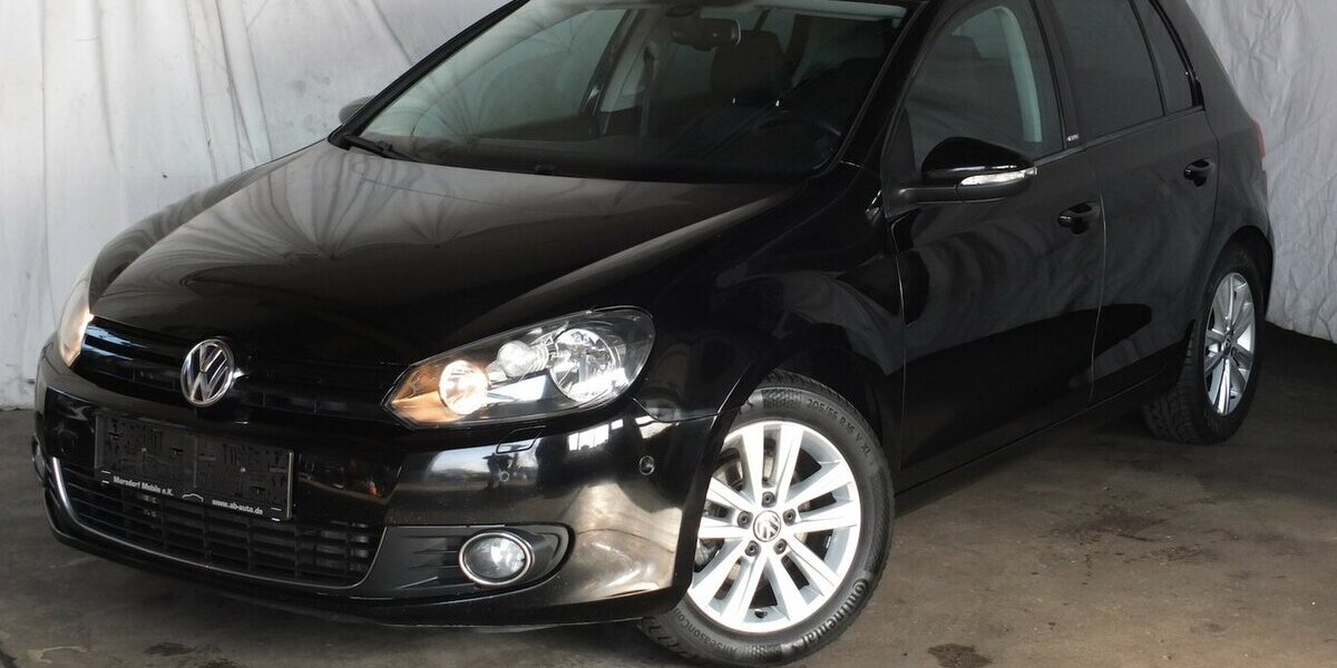 VW Golf STYLE TIPTRONIC KLIMAAUT 5-TÜRIG PARKPILOT 146.255 km 8.408 &euro; Köln 50858