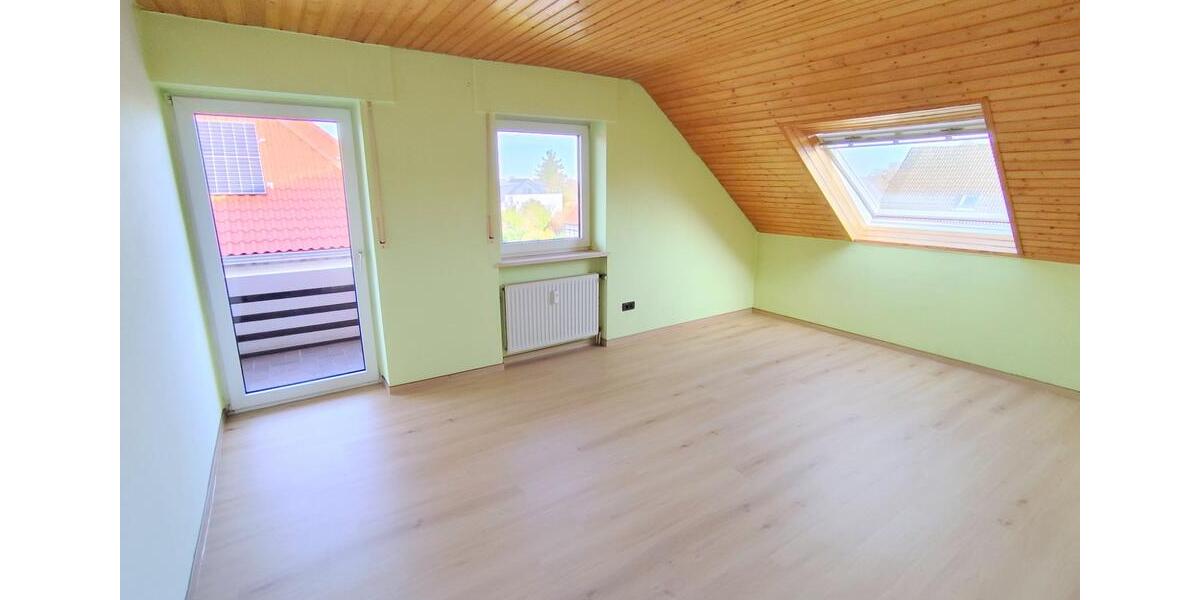 Dachgeschoßwohnung Oerlinghausen - 3 Zimmer, 108 m&sup2;, 800&euro; | Angebot:24454347