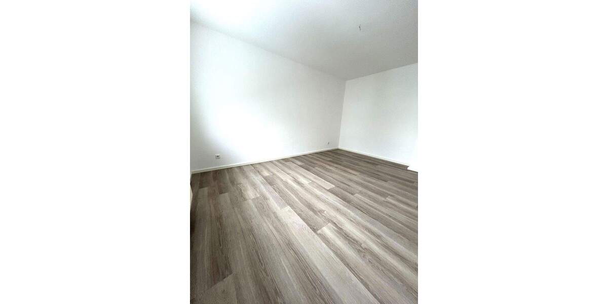 Stadt nah & im Grünen-frisch renovierte 2-Zimmer-Wohnung mit Garten ab sofort frei! 2 zimmer