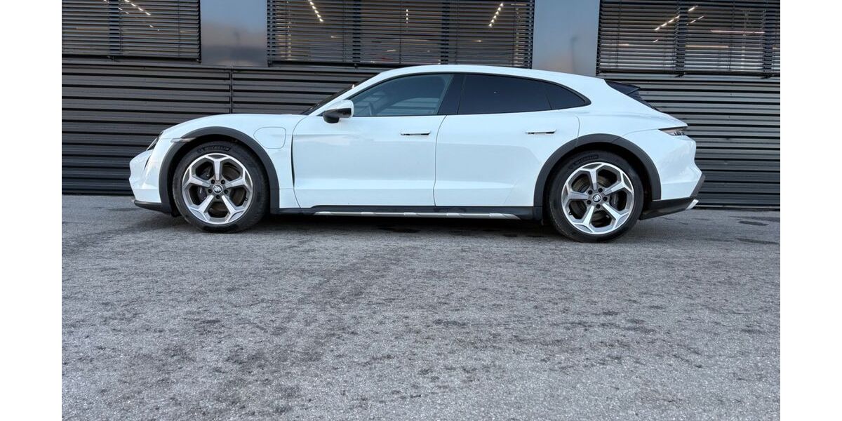 Porsche Taycan 21.700 km 63.700 &euro; Passau 94032