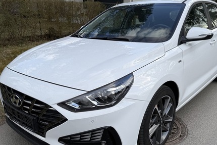 Hyundai i30 1.5 T-GDI Automatik Trend Mild-Hybrid 11.183 km 20.900 &euro; Berlin 10247