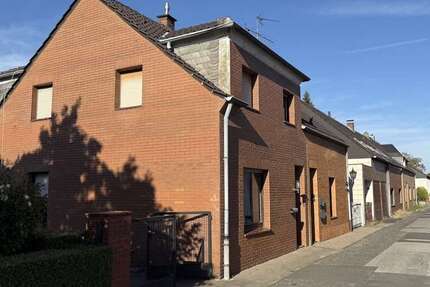 Haus zum Kaufen in Krefeld 89.500 € 101.9 m² 5 zimmer