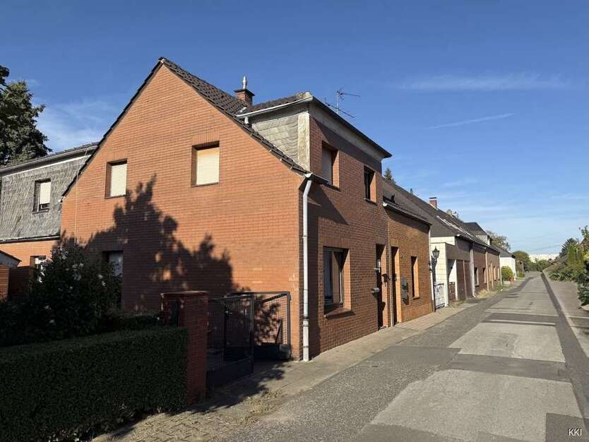 Haus zum Kaufen in Krefeld 89.500 € 101.9 m² 5 zimmer