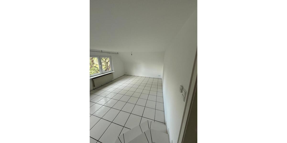 Etagenwohnung Hille - 3 Zimmer, 120 m&sup2;, 1.000&euro; | Angebot:25380033