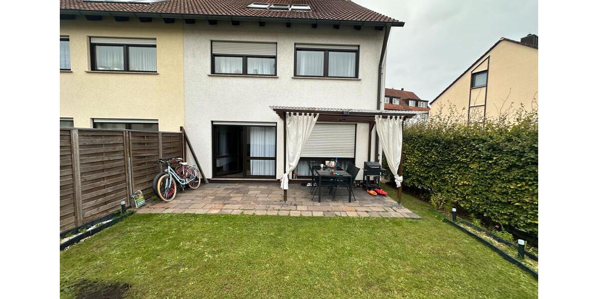 Traumhafte Doppelhaushälfte mit Garten in 91227 Leinburg 4 zimmer