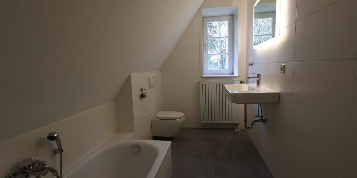 Exklusive Villa mit Wellnessbereich, Pool & großem Grundstück (inkl. Renovierung und neuem Dach) - Villa Hüllhorst | Angebot:26002980