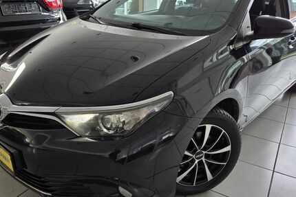 Toyota Auris 144.490 km 9.790 &euro; Kreuztal 57223