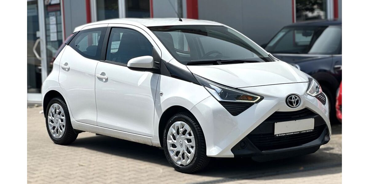 Toyota Aygo (X) 44.000 km 9.995 &euro; Bruchsal-Helmsheim 76646