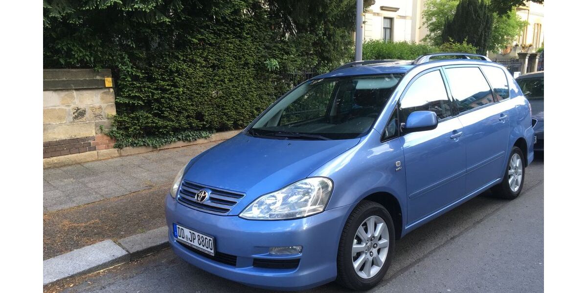 Toyota Avensis Verso 234.065 km 6.100 &euro; Dresden 01277