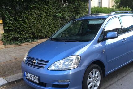 Toyota Avensis Verso 234.065 km 6.200 &euro; Dresden 01277