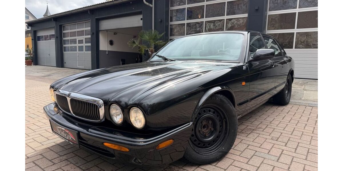 Jaguar XJ 165.984 km 2.590 &euro; Floß 92685