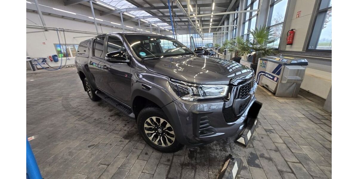 Toyota Hilux 19.433 km 59.000 &euro; Augsburg 86165
