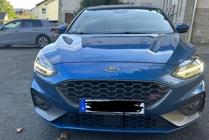 Ford Focus 113.000 km 12.750 &euro; Gladenbach 35075