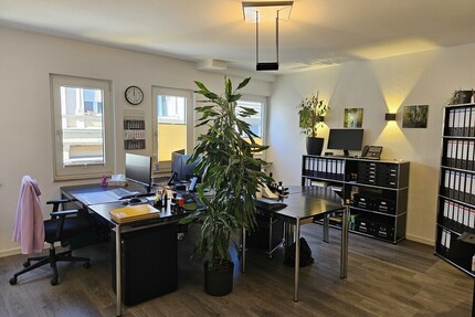 Moderne Büro- oder Praxisfläche mit Aufzug in bester Lage! *XXXL-Balkon