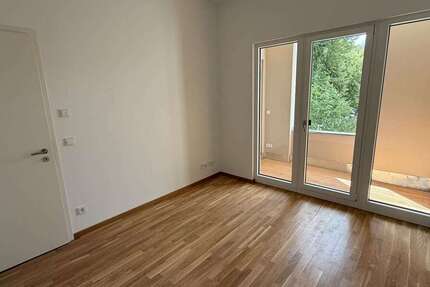 Wohnung Crimmitschau (Kreis Zwickau) - 2 Zimmer, 65 m&sup2;, 841&euro; | Angebot:27591654