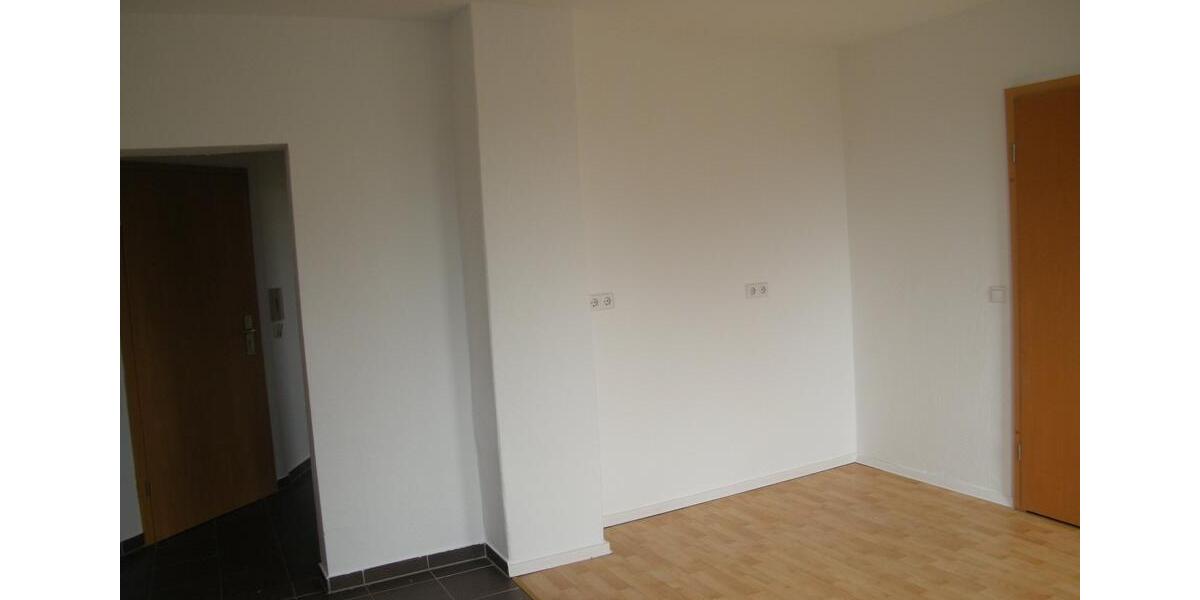 Dachgeschoßwohnung Teuchern - 2 Zimmer, 52 m&sup2;, 260&euro; | Angebot:12003094