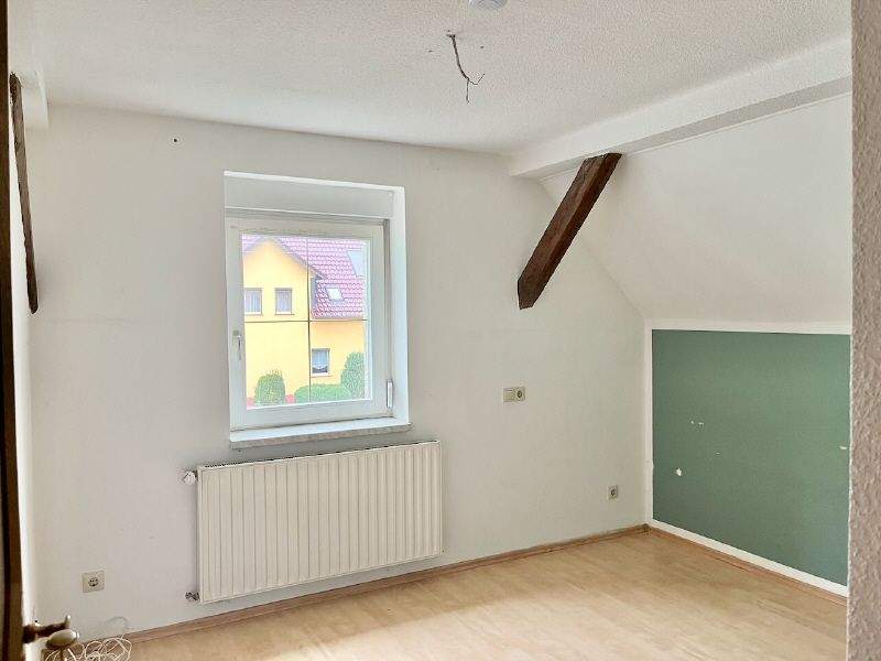Seitengebäude mit großem überdachten Balkon 5 zimmer