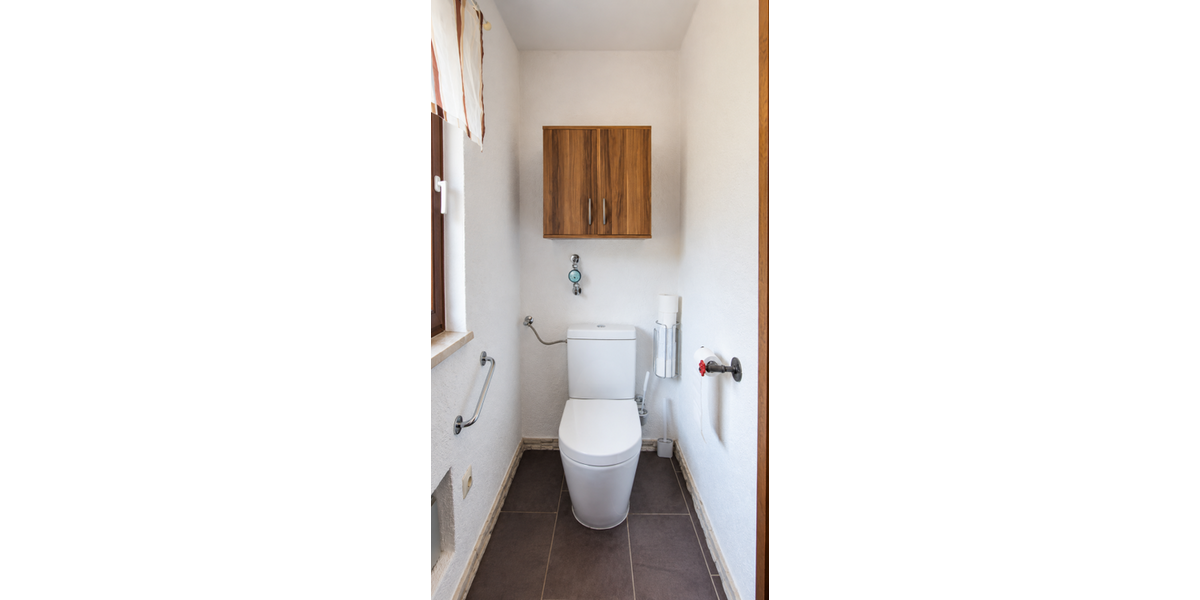 Provisionsfrei* Zweifamilienhaus mit 231 m², Ausbaupotenzial & Doppelgarage — provisionsfrei in Keltern-Weiler - Mehrfamilienhaus, Wohnhaus Keltern | Angebot:27113628
