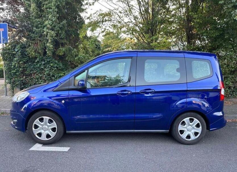 Ford Tourneo Courier 155.000 km 5.500 € Eisenbach (Hochschwarzwald) 79871
