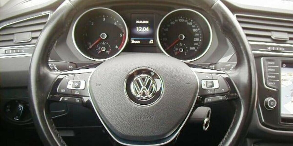 VW Tiguan 2.0 TDI Sound- Navi-ACC-AHK-LED-18Zoll 289.996 km 11.999 &euro; Wittmund 26409