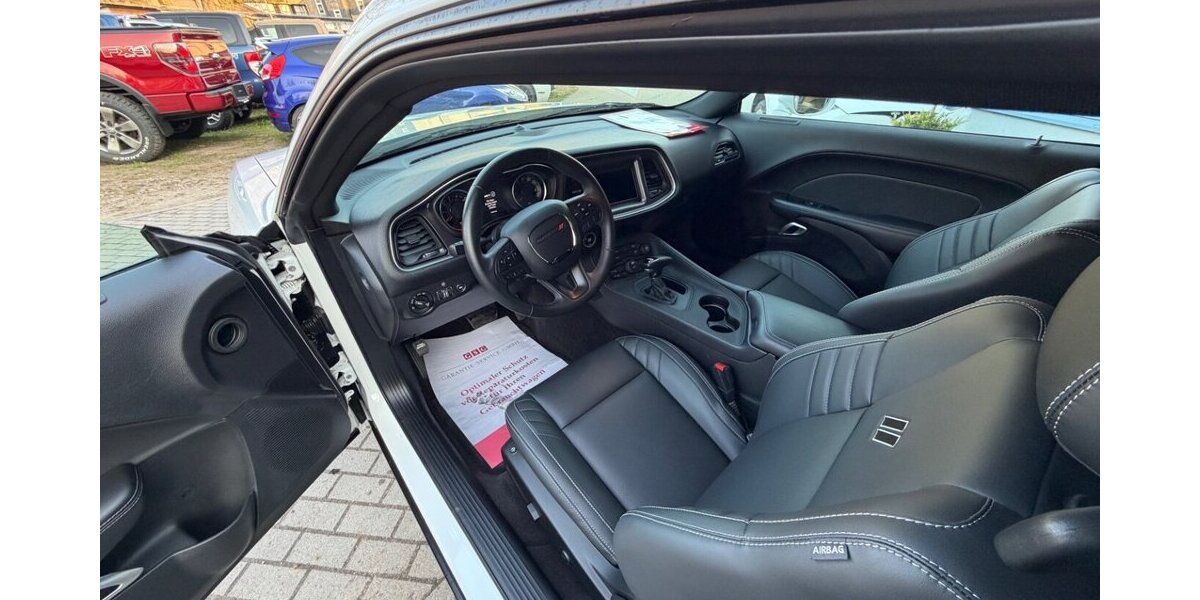 Dodge Challenger 3,6 Leder,Kamera,Sitzheizen 21.000 km 24.990 &euro; Rudolstadt 07407