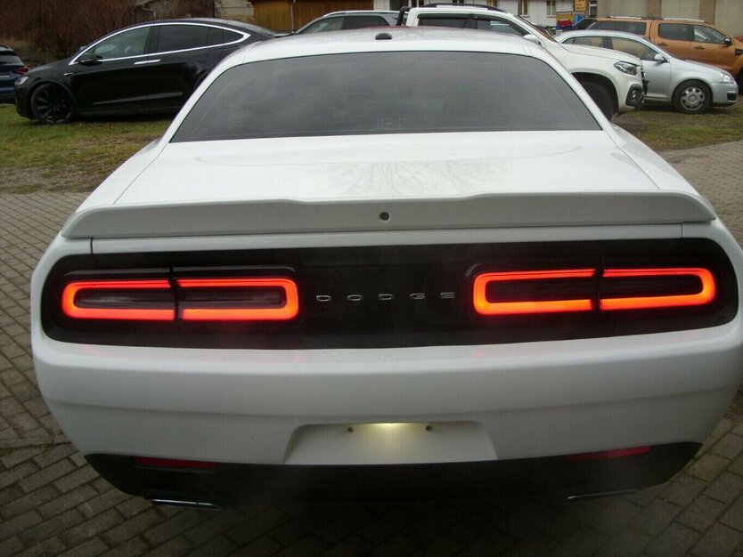 Dodge Challenger 3,6 Leder,Kamera,Sitzheizen 21.000 km 29.990 € Rudolstadt 07407