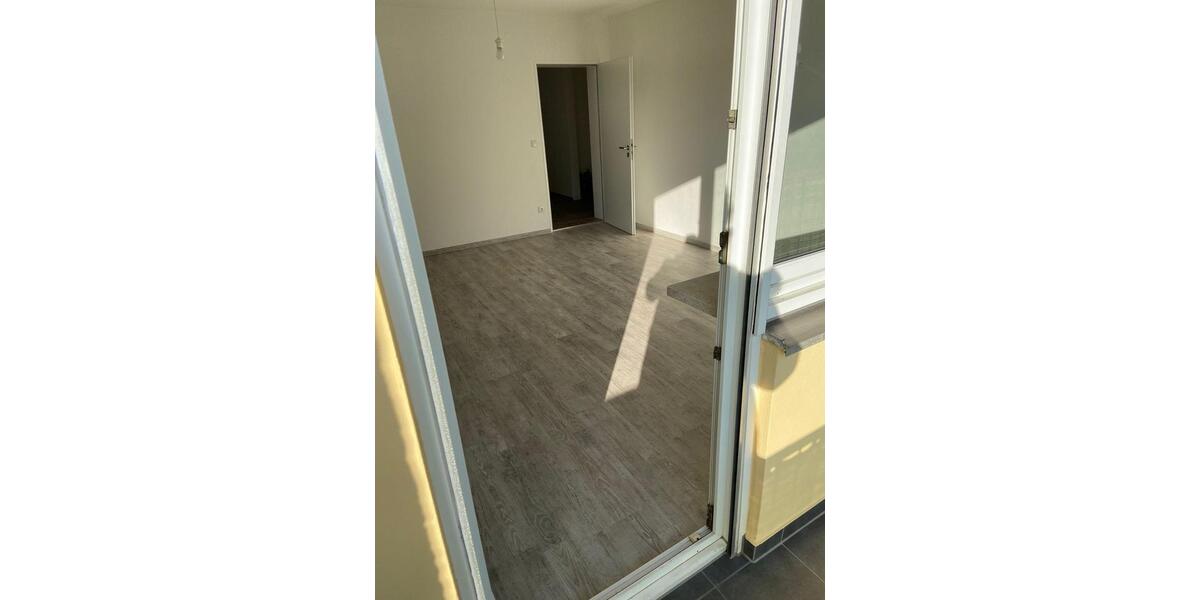 Erdgeschoßwohnung Obertraubling - 4 Zimmer, 93 m&sup2;, 1.350&euro; | Angebot:26537133