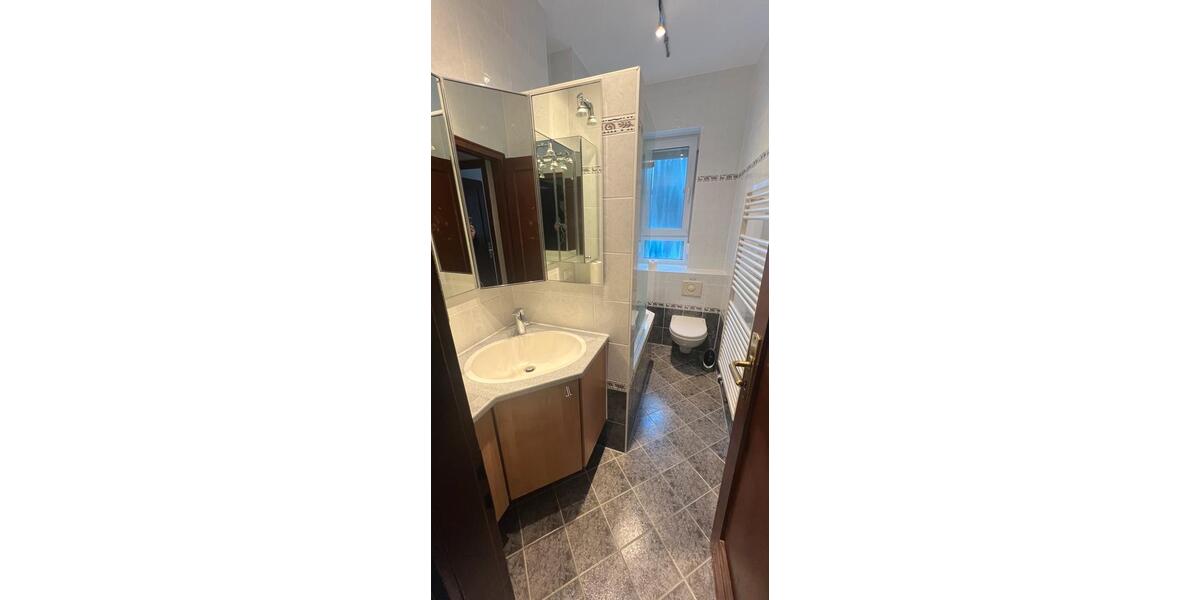 Erdgeschoßwohnung Frankfurt am Main Ost - 4 Zimmer, 75 m&sup2;, 1.050&euro; | Angebot:26287918