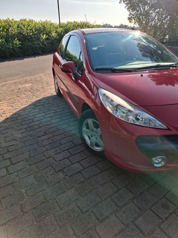 Peugeot 207 191.000 km 2.200 € Altenmedingen 29575