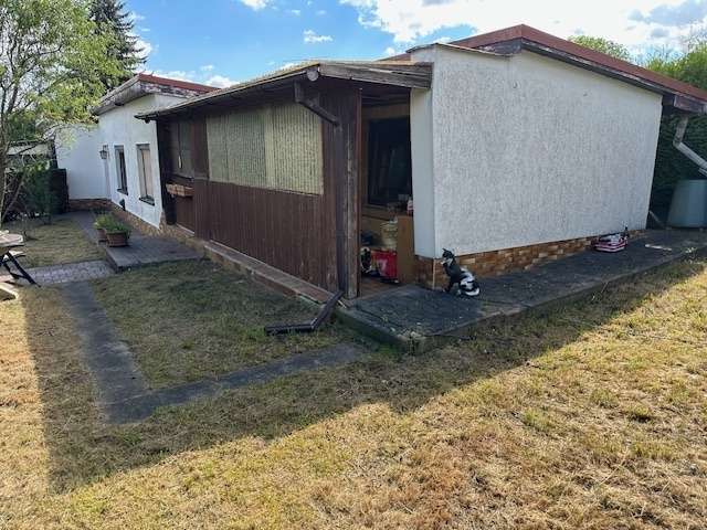 Schöner und massiver Wochenendbungalow in super Lage - Bungalow Pößneck | Angebot:25783545