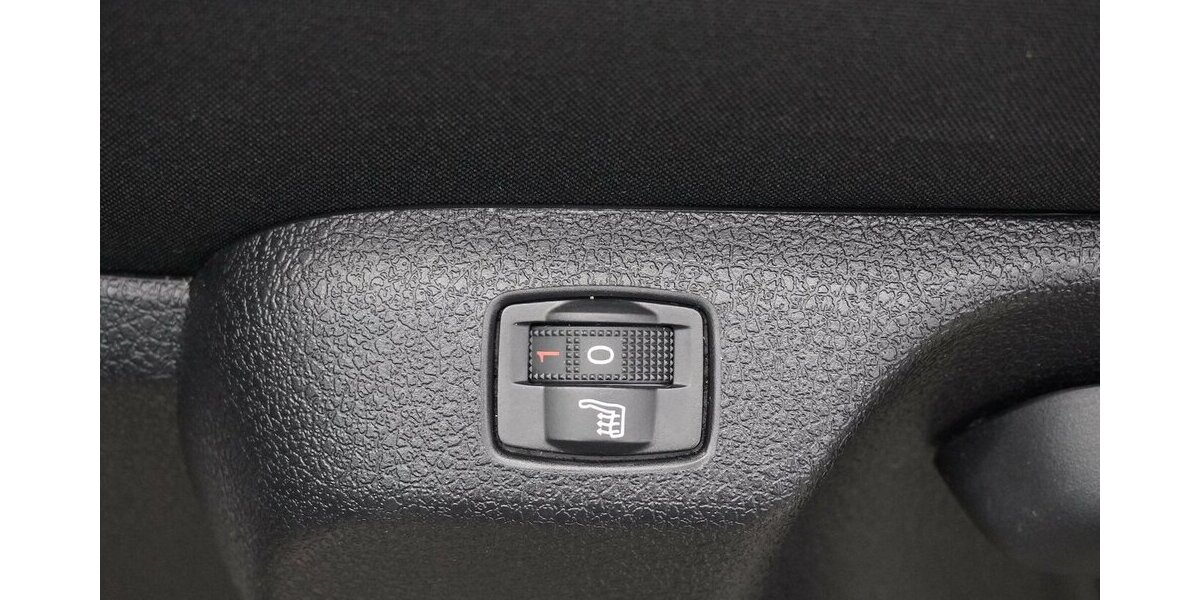 Fiat Scudo MultiCab L2 145 / Sitzheizung + Navi 48.952 km 26.775 &euro; Münchenbernsdorf 07589