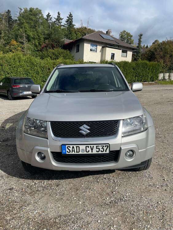 Suzuki Grand Vitara 190.000 km 5.300 € Schwarzenfeld 92521
