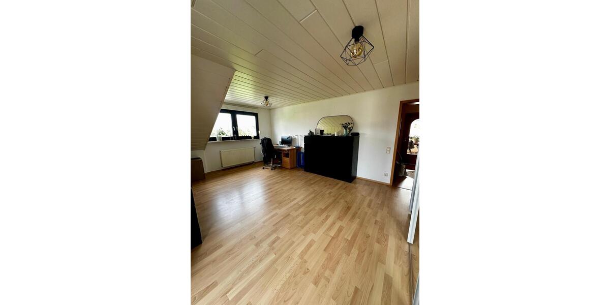 Dachgeschoßwohnung Wachtberg - 4 Zimmer, 106 m&sup2;, 990&euro; | Angebot:26326976