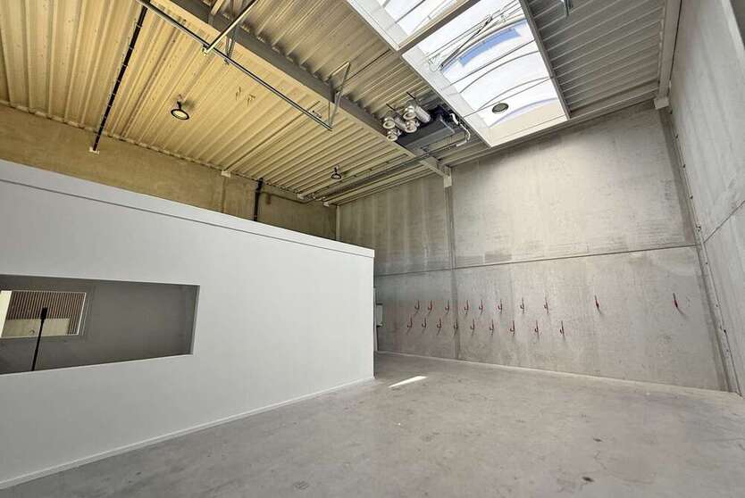 Halle in Essen 1.694,40 € 132 m²