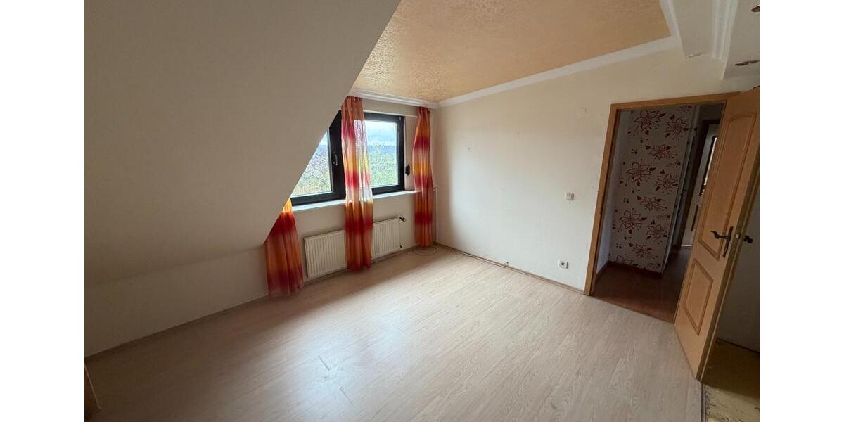 Dachgeschoßwohnung Herzogenrath - 3 Zimmer, 85 m&sup2;, 1.100&euro; | Angebot:25616709