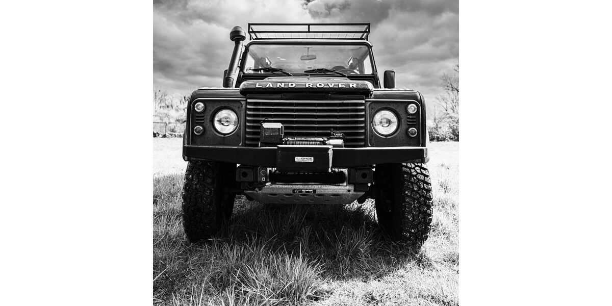 Land Rover Defender 140.500 km 31.400 &euro; Karlsruhe 76135