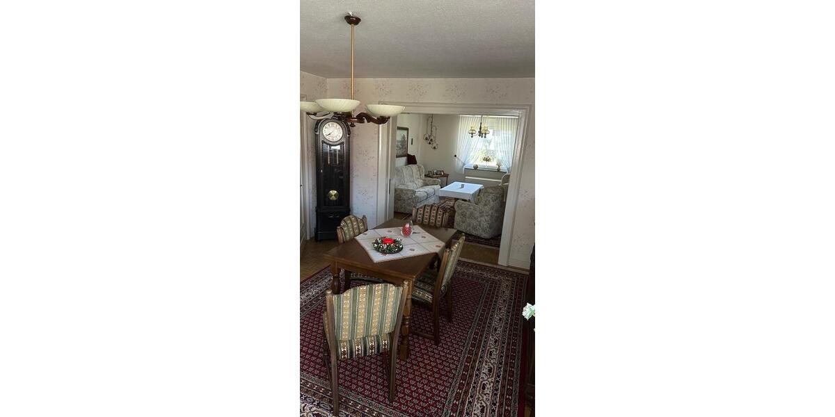 Einfamilienhaus Siegen Weidenau - 8 Zimmer, 140 m&sup2;, 330.000&euro; | Angebot:26901692