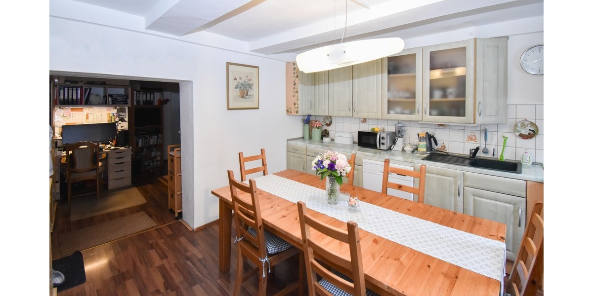 Historisches Reihenhaus mit PV-Anlage!!! - Reihenmittelhaus Bad Salzdetfurth | Angebot:26336858