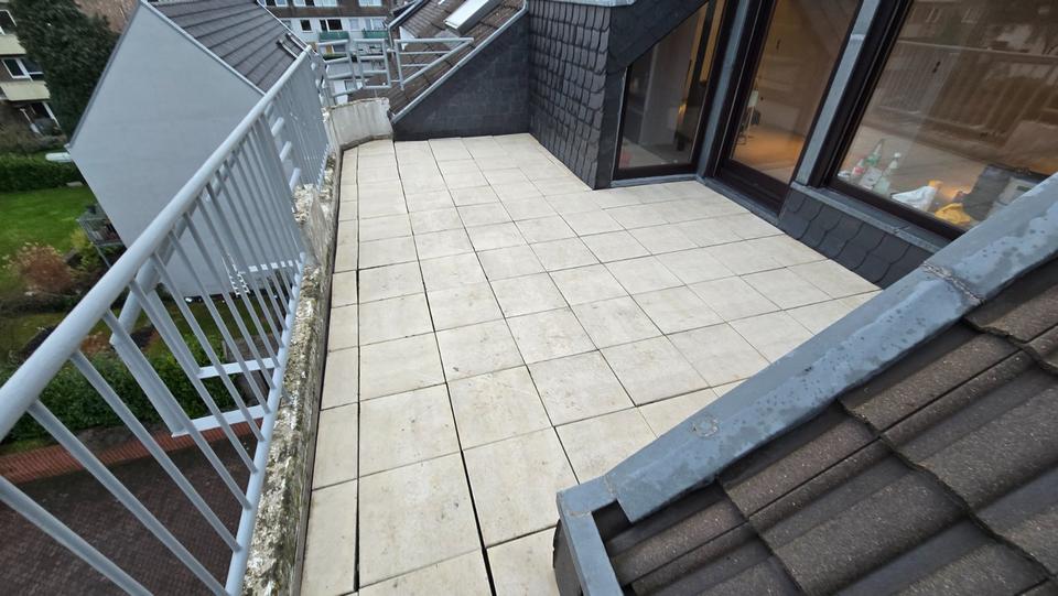 Dachgeschoßwohnung Aachen Eilendorf - 3 Zimmer, 105 m&sup2;, 890&euro; | Angebot:24994360