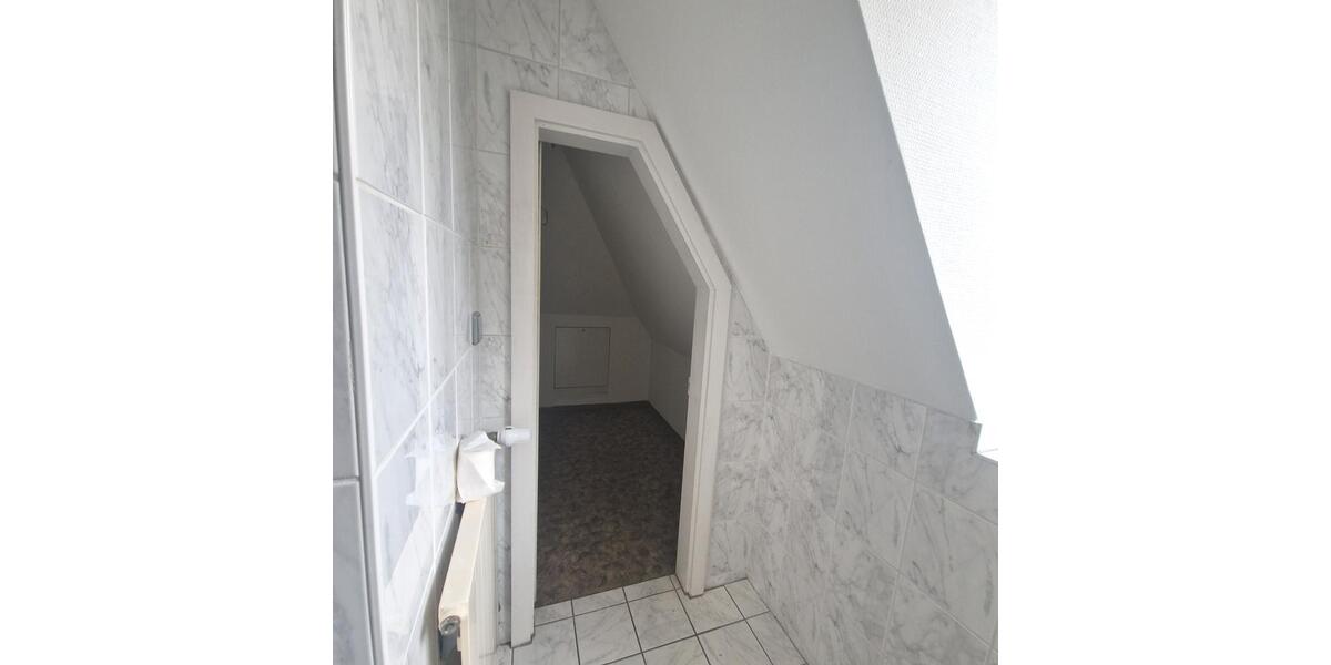 Individueller Schnitt - frisch renoviert - Wohnen in einer schönen Villa in Radebeul-Mitte 4 zimmer